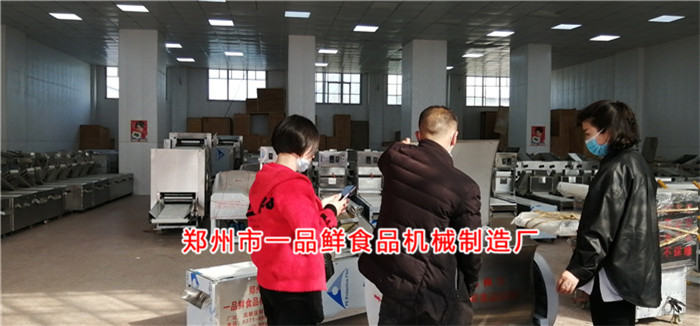 客戶(hù)訂購(gòu)全套3型燴面機(jī)設(shè)備